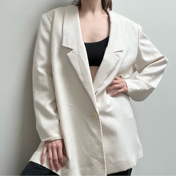 Vintage Cream Tailored Blazer - Picture 11 of 15